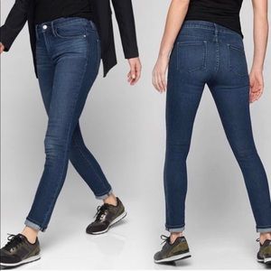 Athleta Sculptek Active Stretch Skinny Jean. 14